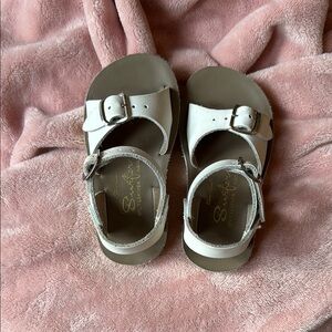 Sun-San White Sandals with Adjustable Straps and Curved Sole Design